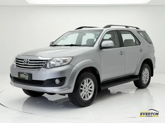 TOYOTA HILUX SW4 2.7 SR 4X2 16V FLEX 4P AUTOMÁTICO
