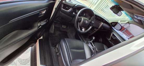 TOYOTA-HILUX SW4-2022