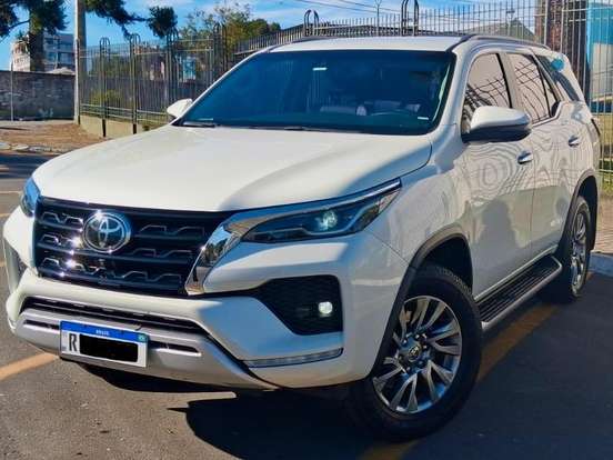 TOYOTA-HILUX SW4-2.8 D-4D TURBO DIESEL SRX 7L 4X4 AUTOMÁTICO TOYOTA-HILUX SW4-2022