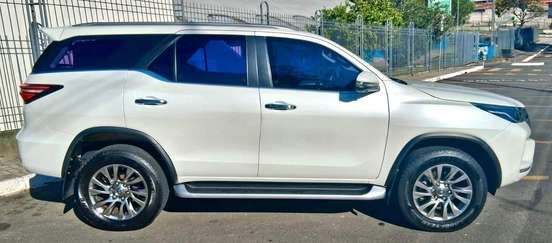 TOYOTA-HILUX SW4-2022