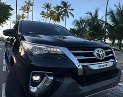 TOYOTA HILUX SW4 2.8 SRX DIAMOND 4X4 7 LUGARES 16V TURBO INTERCOOLER DIESEL 4P AUTOMÁTICO TOYOTA HILUX SW4 2.8 SRX DIAMOND 4X4 7 LUGARES 16V TURBO INTERCOOLER DIESEL 4P AUTOMÁTICO