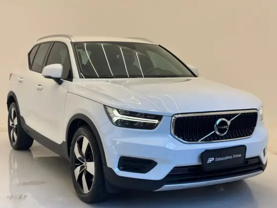 VOLVO XC40 2.0 T5 GASOLINA MOMENTUM AWD GEARTRONIC