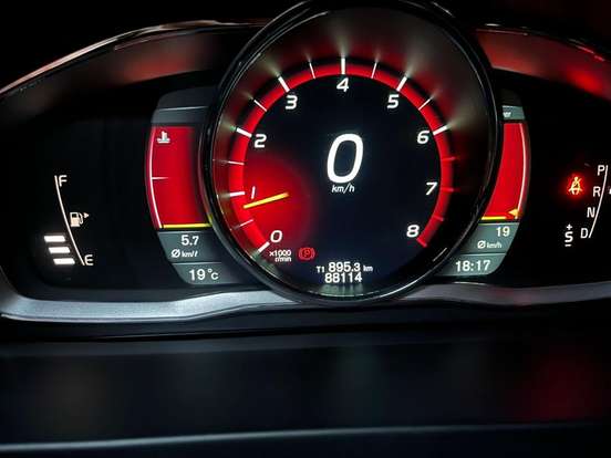 VOLVO-V60-2.0 T5 R DESIGN DYNAMIC 16V TURBO GASOLINA 4P AUTOMATIZADO VOLVO-V60-2013
