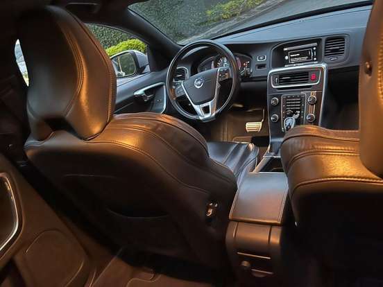 VOLVO-V60-2.0 T5 R DESIGN DYNAMIC 16V TURBO GASOLINA 4P AUTOMATIZADO VOLVO-V60-2013