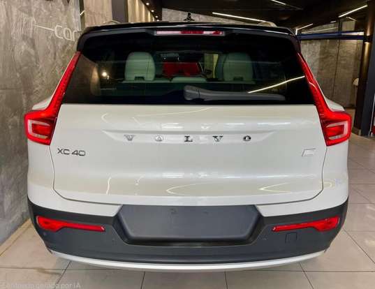 VOLVO-XC40-2022