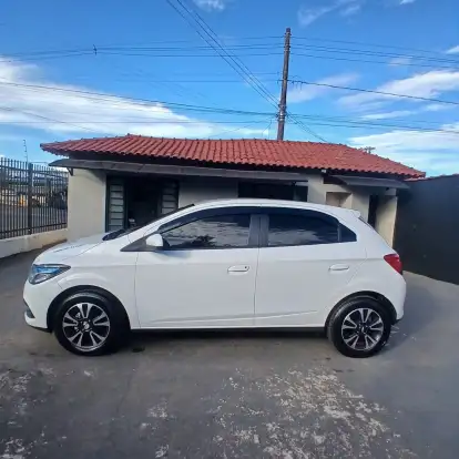 CHEVROLET-ONIX-2014