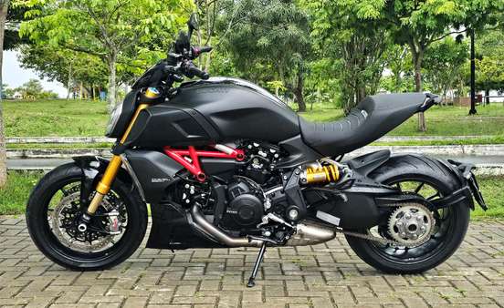 DUCATI-DIAVEL 1260 S-2023