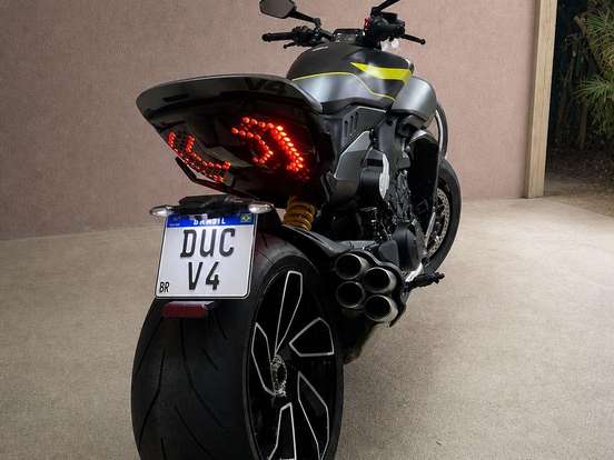 DUCATI-DIAVEL V4 DUCATI-DIAVEL V4-2025