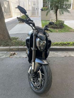 DUCATI-DIAVEL V4-2025