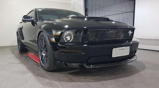 FORD-MUSTANG-2008