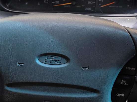 FORD-TAURUS-3.0 LX V6 24V GASOLINA 4P AUTOMÁTICO FORD-TAURUS-1997