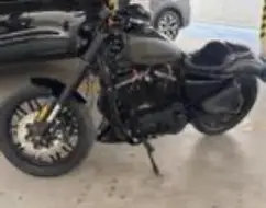HARLEY-DAVIDSON SPORTSTER ROADSTER HARLEY-DAVIDSON SPORTSTER ROADSTER