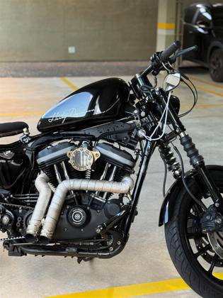HARLEY-DAVIDSON SPORTSTER XL 883 R 