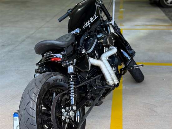 HARLEY-DAVIDSON-SPORTSTER XL 883 R HARLEY-DAVIDSON-SPORTSTER XL 883 R-2009