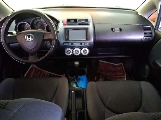 HONDA-FIT-2008