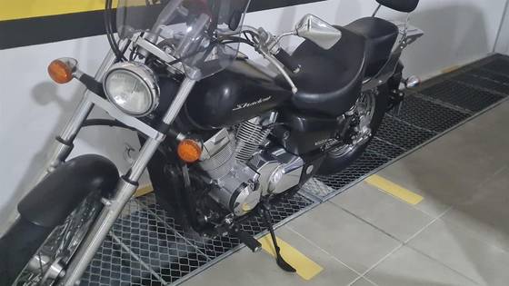 HONDA SHADOW 750 