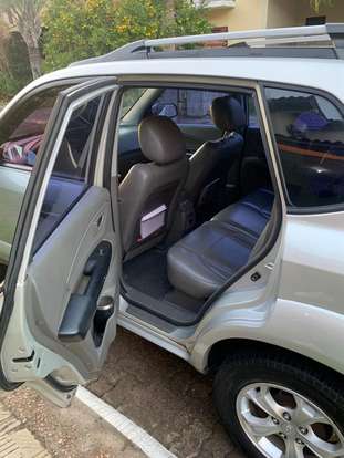 HYUNDAI-TUCSON-2010