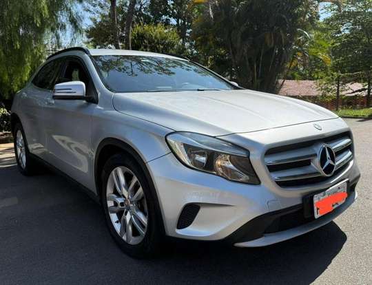 MERCEDES-BENZ-GLA 200-2015