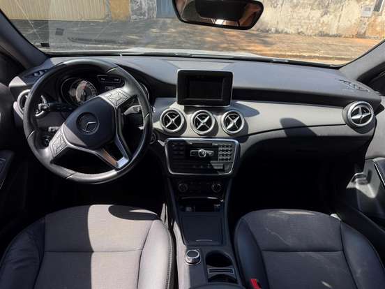 MERCEDES-BENZ-GLA 200-1.6 CGI ADVANCE 16V TURBO FLEX 4P AUTOMÁTICO MERCEDES-BENZ-GLA 200-2015