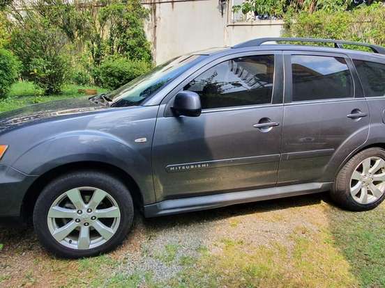 MITSUBISHI-OUTLANDER-3.0 GT 4X4 V6 24V GASOLINA 4P AUTOMÁTICO MITSUBISHI-OUTLANDER-2011