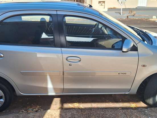 TOYOTA-ETIOS-1.5 XS 16V FLEX 4P MANUAL TOYOTA-ETIOS-2014
