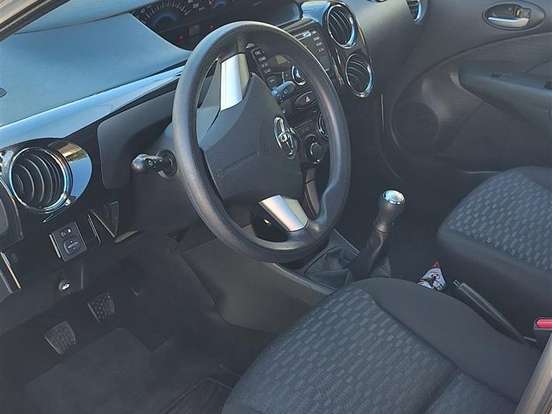 TOYOTA-ETIOS-1.5 XS 16V FLEX 4P MANUAL TOYOTA-ETIOS-2014