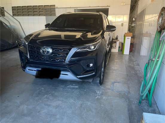 TOYOTA-HILUX SW4-2016