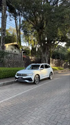 VOLKSWAGEN TIGUAN 2.0 300 TSI GASOLINA ALLSPACE R-LINE AUTOMÁTICO