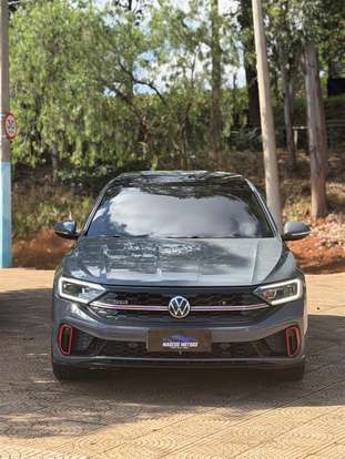 VOLKSWAGEN-JETTA-2022