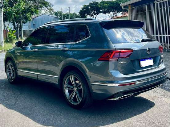 VOLKSWAGEN-TIGUAN-2019