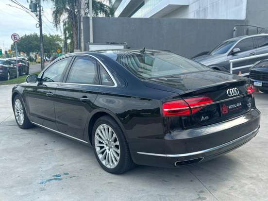 AUDI-A8-2015