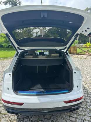 AUDI-Q5-2023