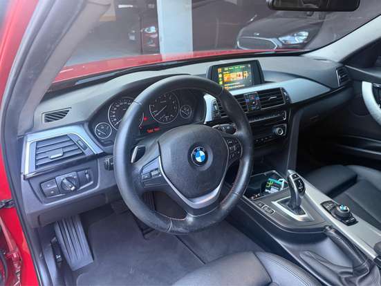 BMW-320i-2016