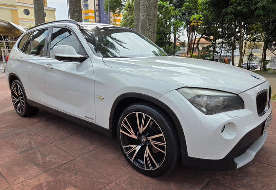 BMW-X1-2011