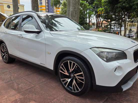 BMW-X1-2.0 16V GASOLINA SDRIVE18I 4P AUTOMÁTICO BMW-X1-2011