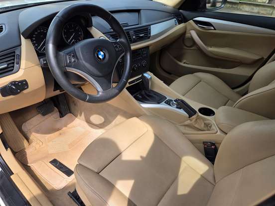 BMW-X1-2011