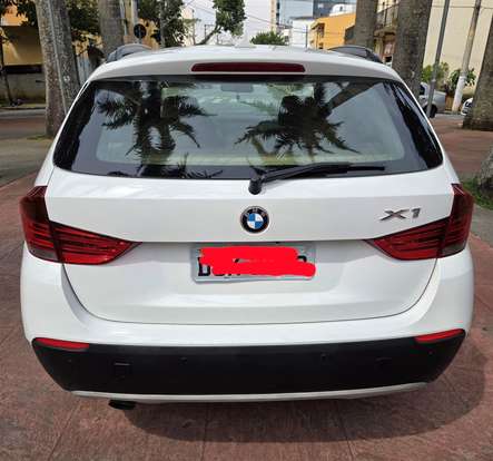 BMW-X1-2011