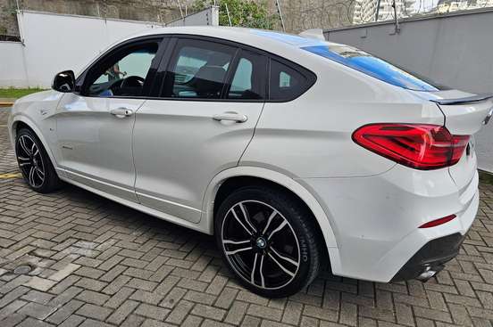 BMW-X4-2015