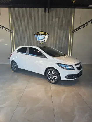 CHEVROLET ONIX 1.4 MPFI LTZ 8V FLEX 4P MANUAL CHEVROLET ONIX 1.4 MPFI LTZ 8V FLEX 4P MANUAL