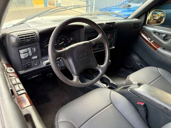 CHEVROLET-S10-2000
