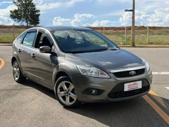 FORD FOCUS 1.6 GL 16V FLEX 4P MANUAL FORD FOCUS 1.6 GL 16V FLEX 4P MANUAL