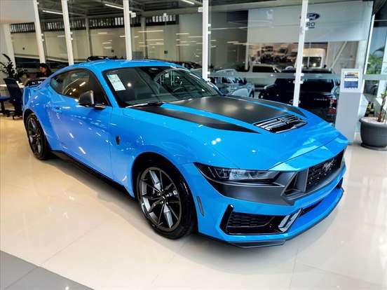 FORD-MUSTANG-2025