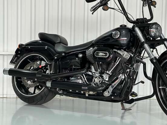 HARLEY-DAVIDSON-SOFTAIL BREAKOUT-2014