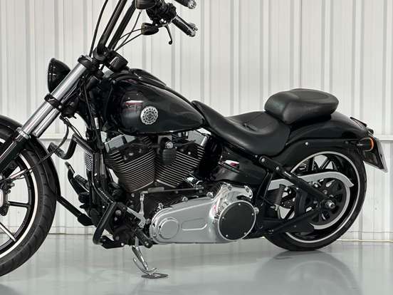 HARLEY-DAVIDSON-SOFTAIL BREAKOUT-2014
