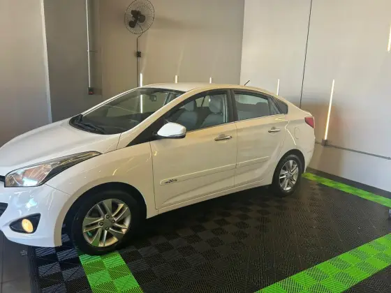 HYUNDAI HB20S 1.6 COMFORT PLUS 16V FLEX 4P AUTOMÁTICO