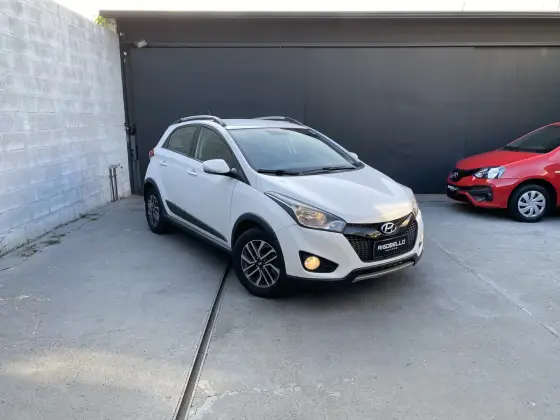 HYUNDAI HB20X 1.6 16V STYLE FLEX 4P AUTOMÁTICO