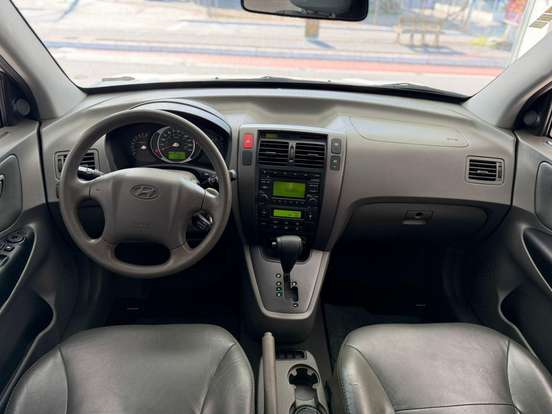 HYUNDAI-TUCSON-2011