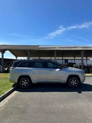 JEEP-COMMANDER-2022