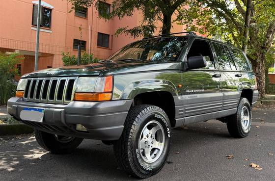 JEEP GRAND CHEROKEE 4.0 LAREDO 4X4 6I 12V GASOLINA 4P AUTOMÁTICO