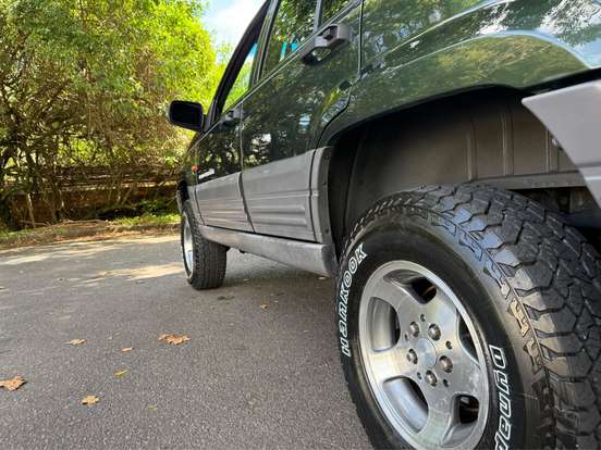 JEEP-GRAND CHEROKEE-4.0 LAREDO 4X4 6I 12V GASOLINA 4P AUTOMÁTICO JEEP-GRAND CHEROKEE-1997